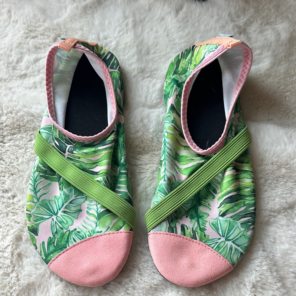 NWOT fit kicks